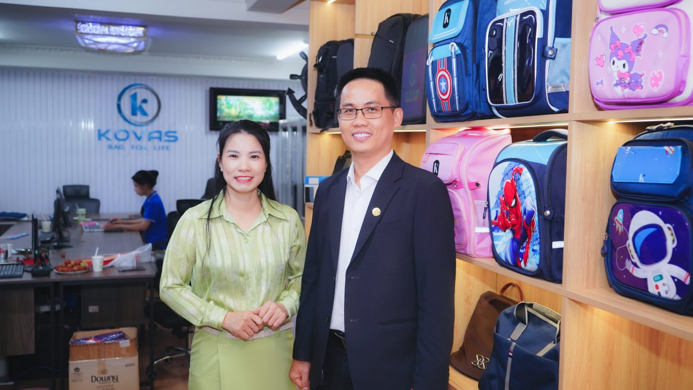 Ở đâu có sẵn mẫu balo in logo để xem trực tiếp? BALO KOVAS