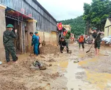 Tháng 8 cần balo quyên góp ủng hộ đồng bào Nghệ An