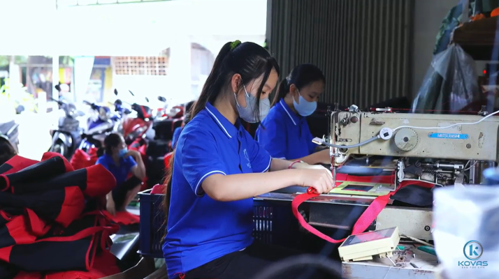 May balo đồng phục tặng toàn bộ nhân viên