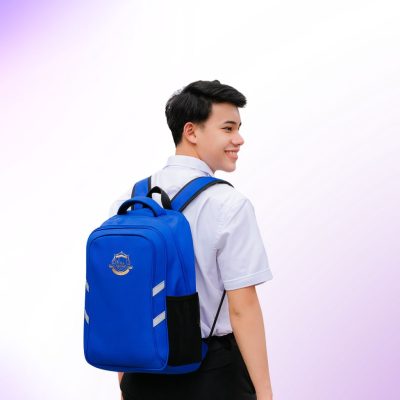 Đặt balo cho lớp tiếng Anh trẻ em có in logo