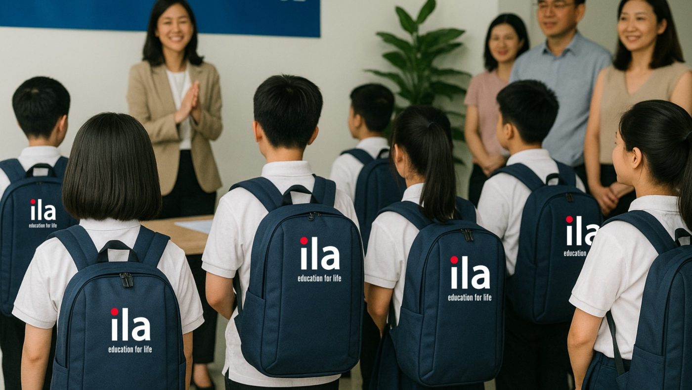 Nên chọn balo trung tâm Anh ngữ có quai phản quang