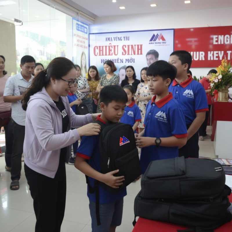 Balo in logo thương hiệu Anh ngữ AMA - Nhận diện khác biệt