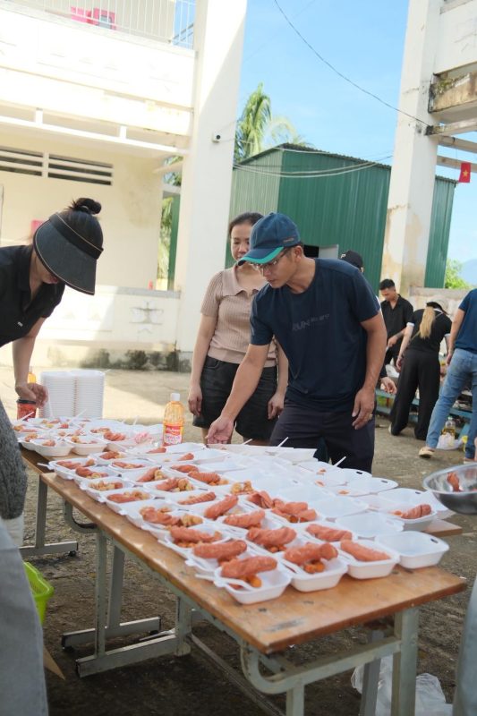 Hành trình trao tặng balo học sinh đến xã Đam Rông-Lâm Đồng