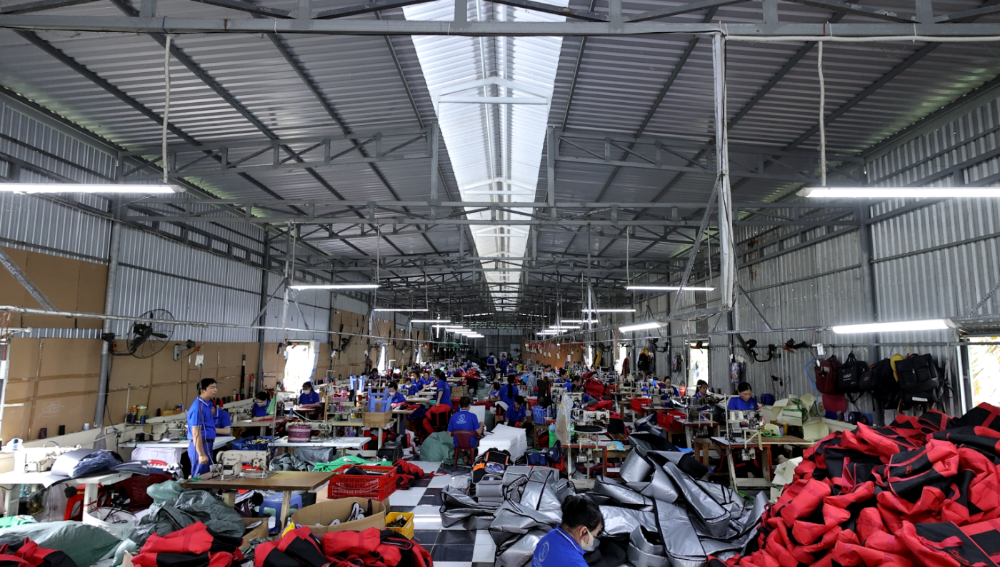 xuong-may-balo-truc-tiep