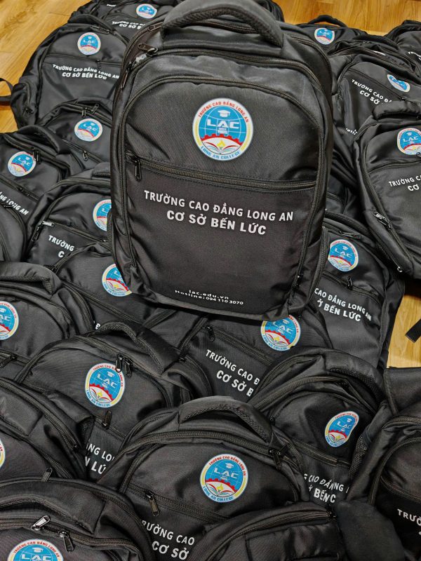 dat-may-balo-laptop-bao-nhieu-tien-13