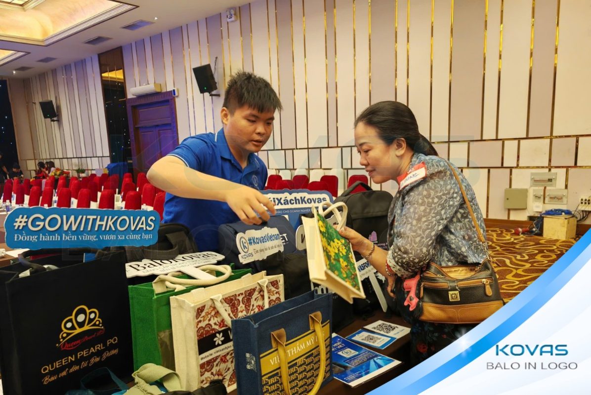 top-3-balo-laptop-tang-khach-hang-sieu-dep-tot-nhat-5
